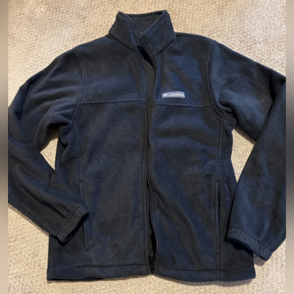 Columbia fleece zip up. Like new. Adult small. Black